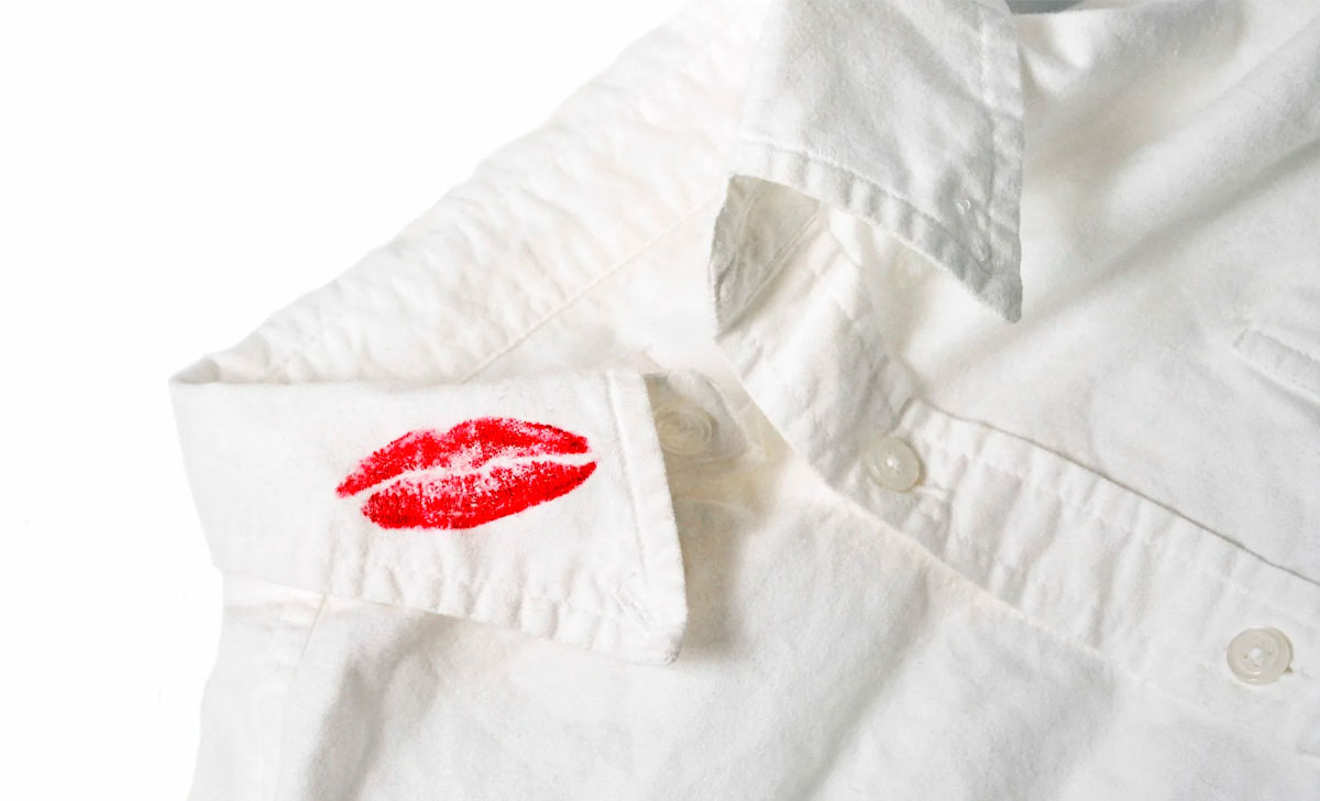 kosmeetika jaljed riietel