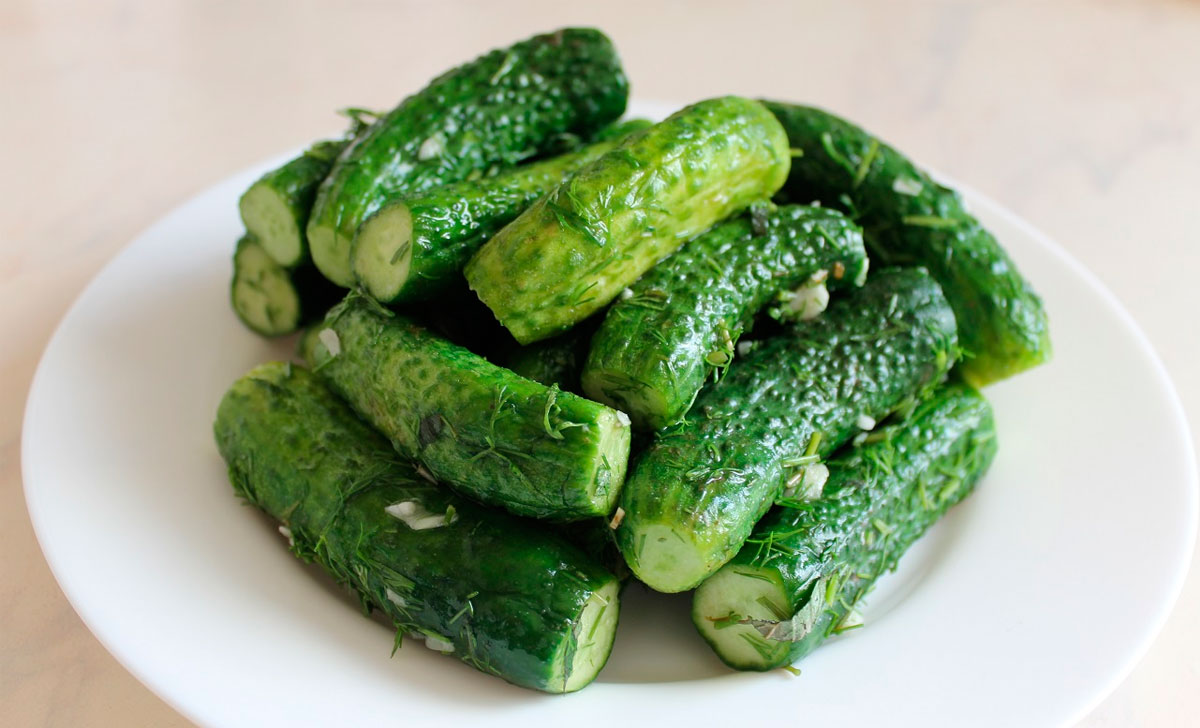 krõmpsuvad värsked soolakurgid