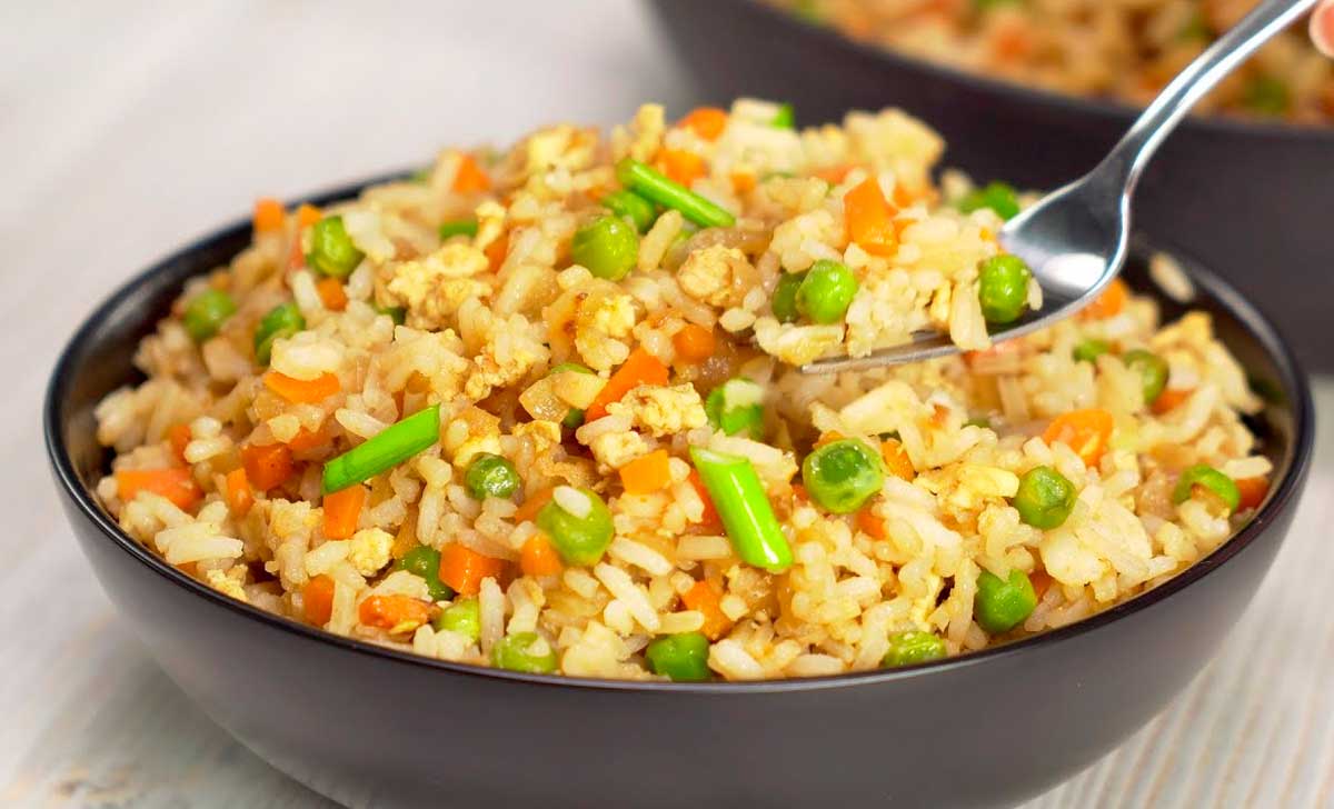 praetud riis köögiviljadega